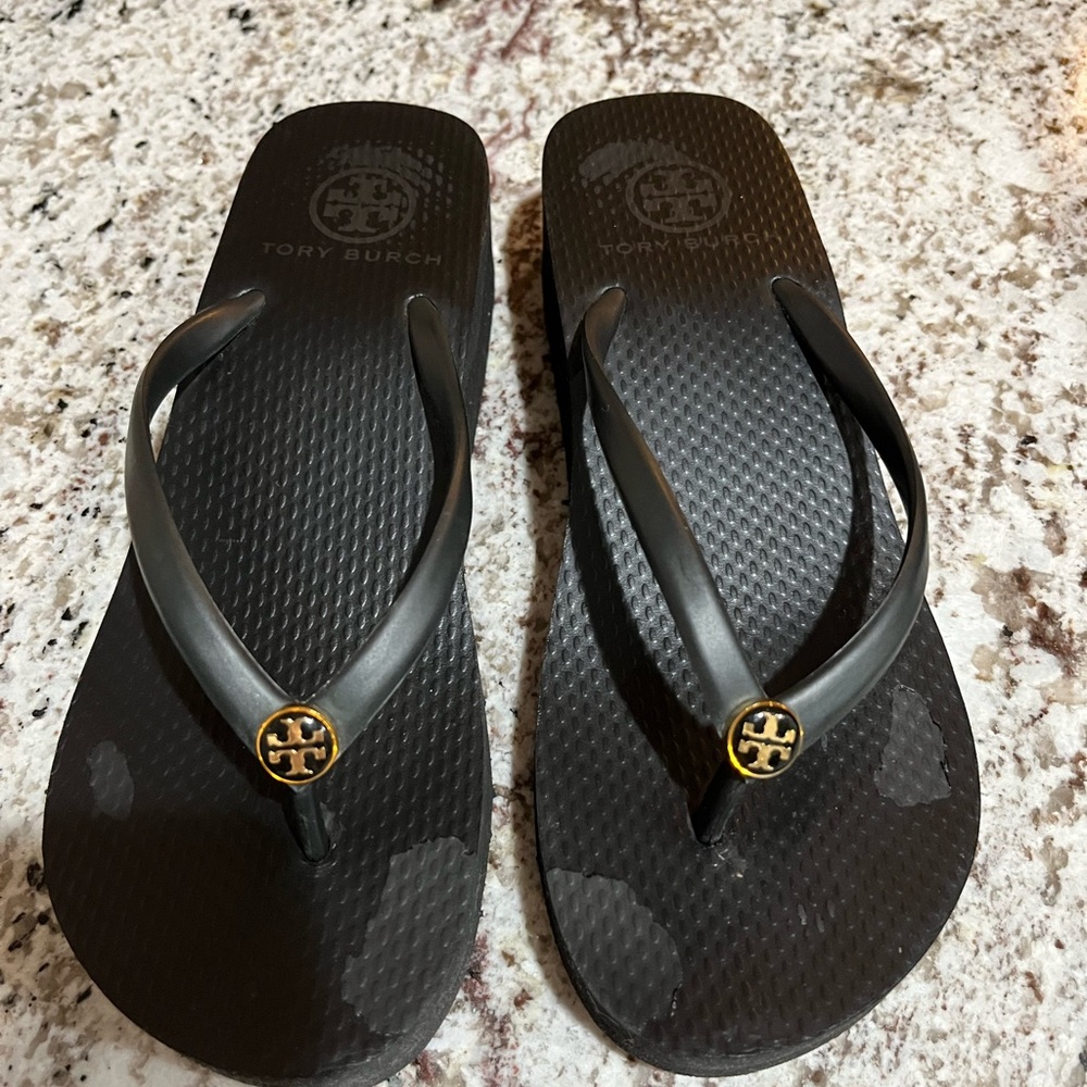Tory Burch black wedge flip flops size 6 $12